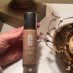 Clinique beyond perfecting foundation